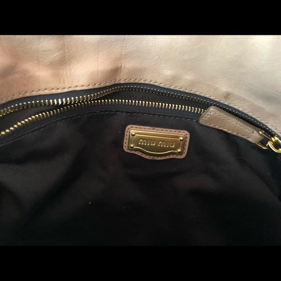 Preloved MiuMiu Vitello Lux large Bow - Picture 6 of 7